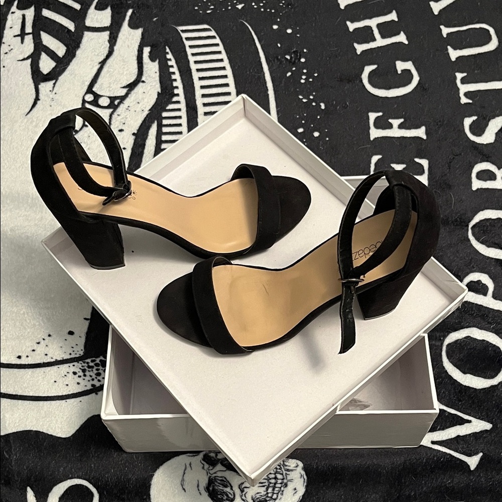 Shoe Dazzle Black Ankle Strap Heels